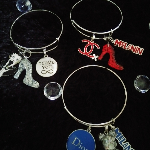 Bracelets/Bangles - Picture 3 of 3